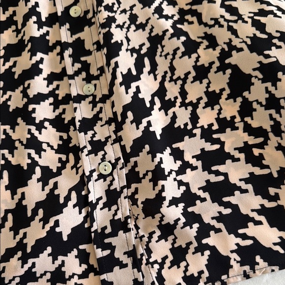 Marks & Spencer Black and Cream Houndstooth Graphic Blouse - Picture 10 of 12